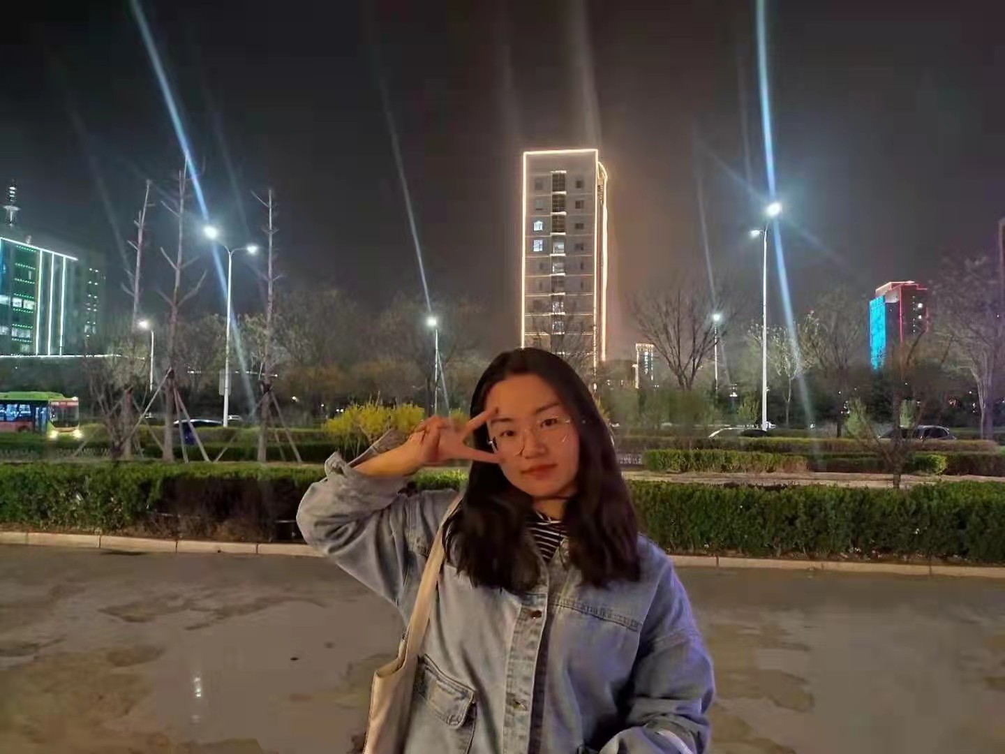 fcdaaf7d43d94eea941eb36bbfc10999.jpg
